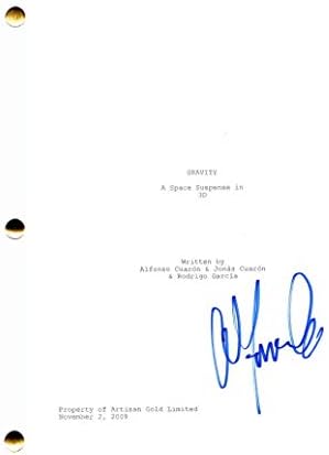 Alfonso Cuaron assinou o roteiro completo de filmes de gravidade autógrafos - estrelado por Sandra