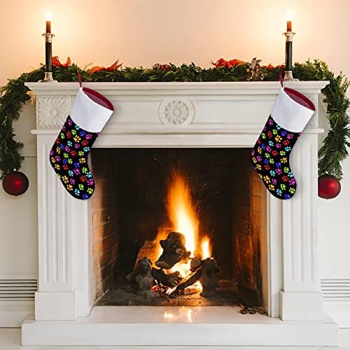 Pata de cachorro colorida Imprime a lareira de Natal da árvore de Natal com meias penduradas com decoração de punho