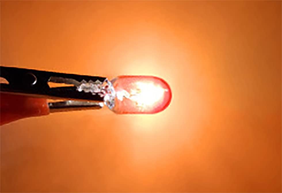 T10 LUZ 5W LUZ 1/4 Base de cunha Lâmpada pequena de xenônio puro Bulbo de 12 volts Krypton Bulbo