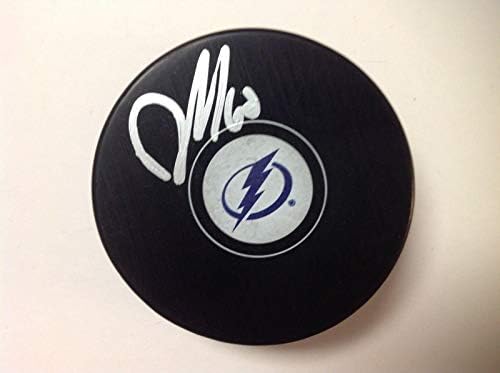 Danick Martel assinou autografado Tampa Bay Lightning Hockey Puck A - Pucks NHL autografados